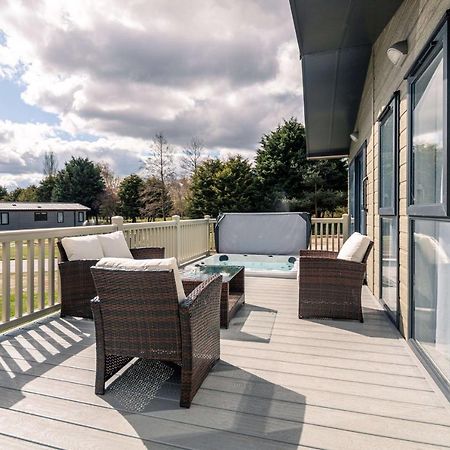 Ashworth Lodge With Hot Tub Barmby on the Moor Eksteriør bilde