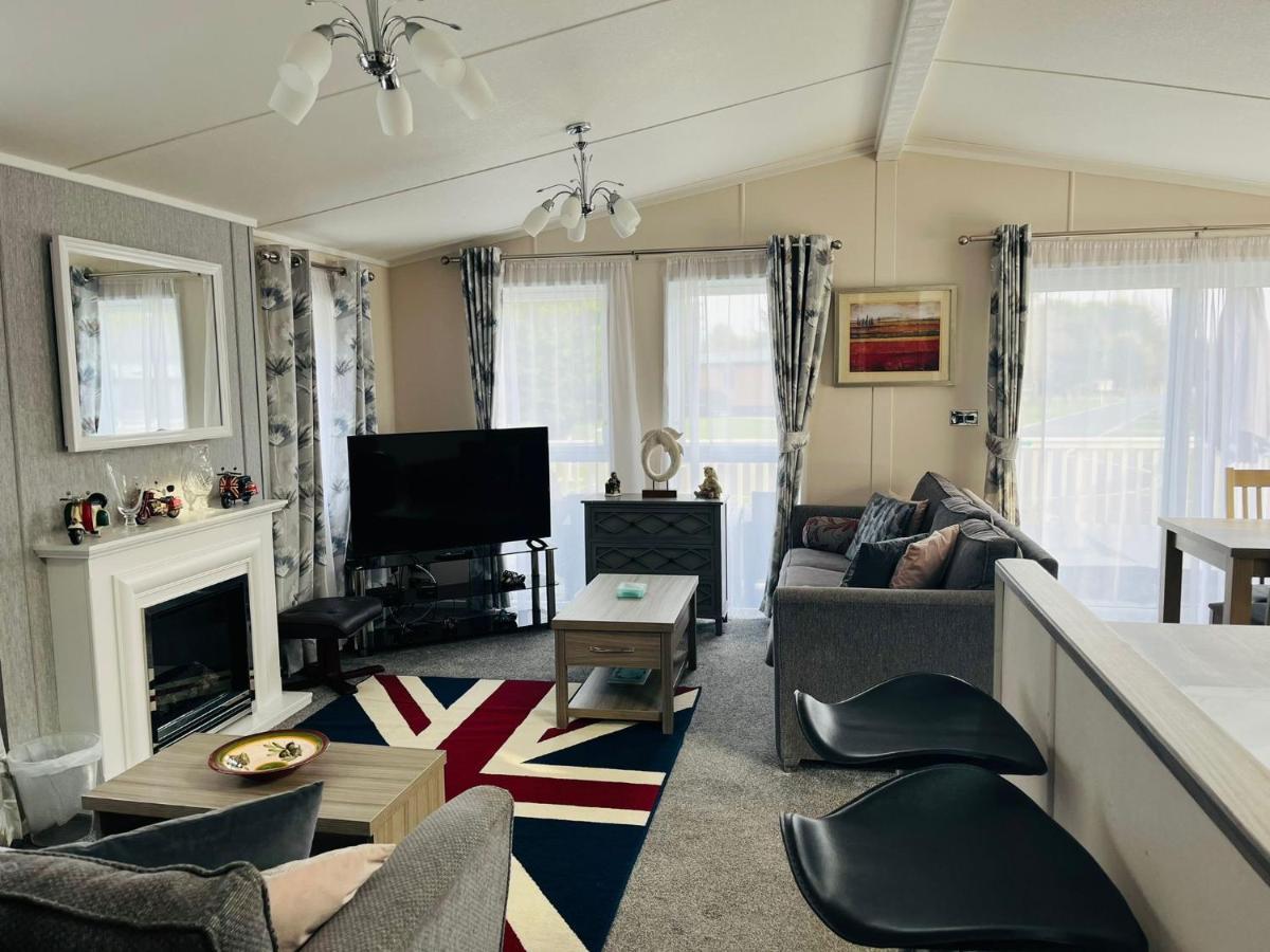 Ashworth Lodge With Hot Tub Barmby on the Moor Eksteriør bilde