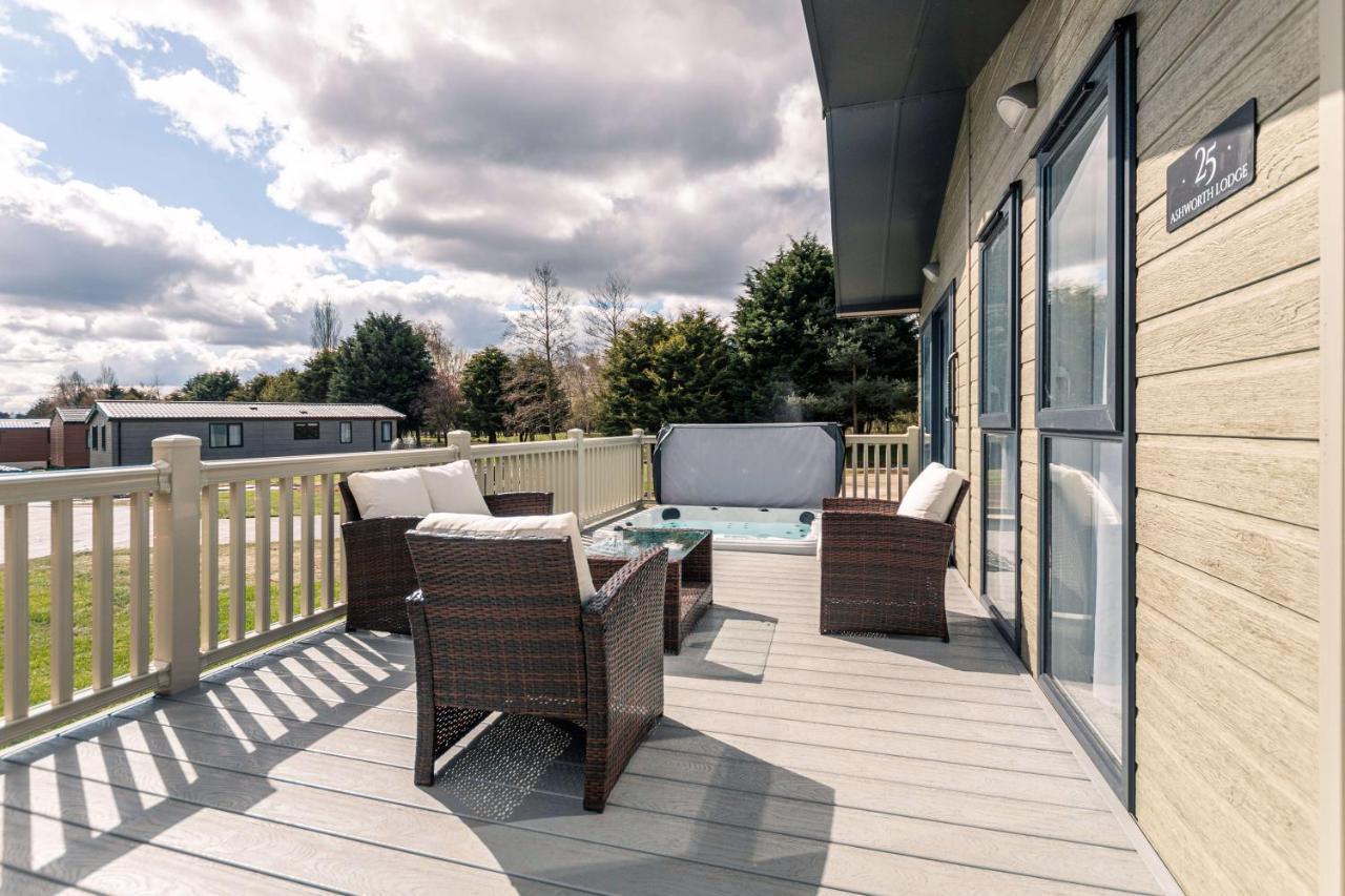 Ashworth Lodge With Hot Tub Barmby on the Moor Eksteriør bilde
