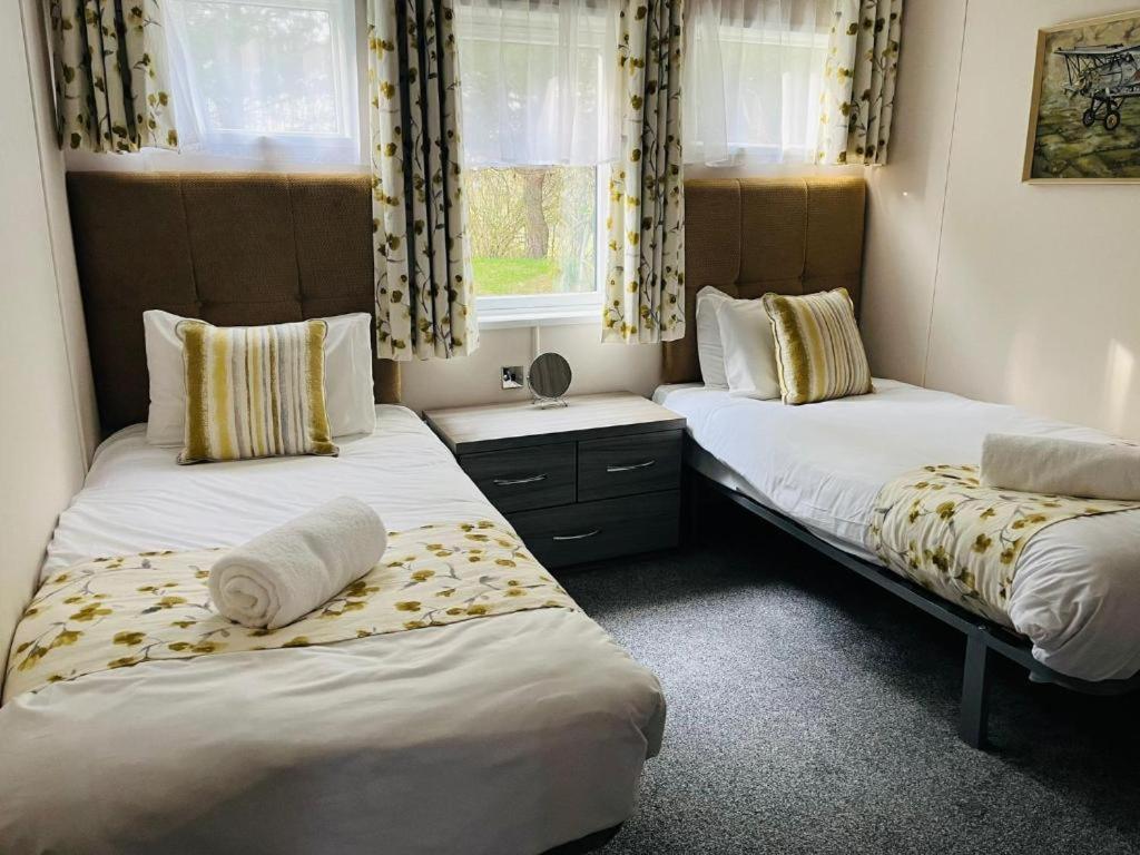 Ashworth Lodge With Hot Tub Barmby on the Moor Rom bilde